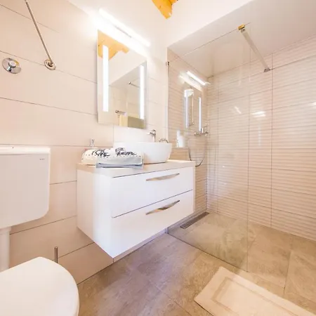 Seahouse דירה Komiža